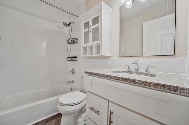 Building Photo - 1060 Gardenview Loop