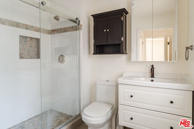 Building Photo - 15514 Del Gado Dr
