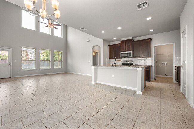 Building Photo - 5903 Bridle Bnd