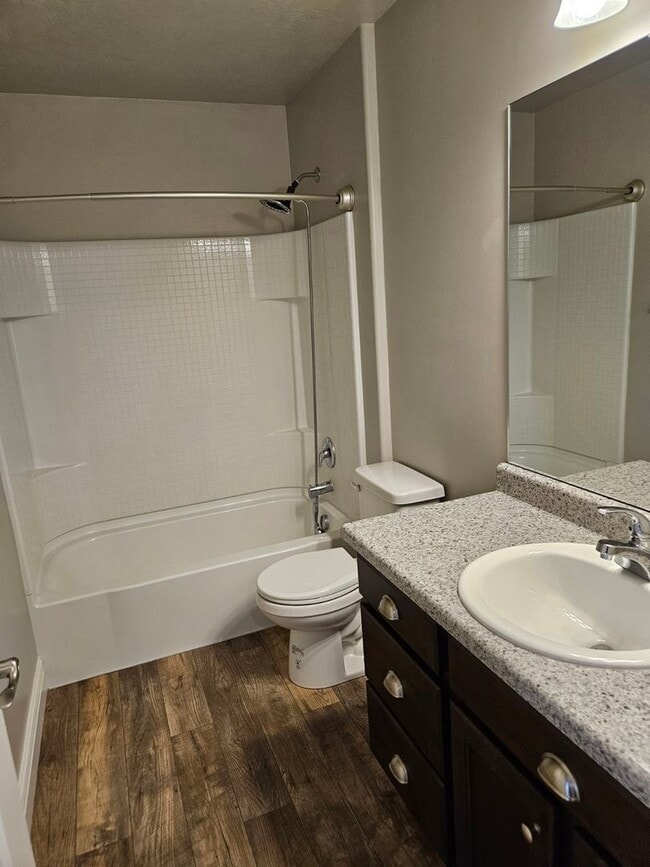 Building Photo - Charming 3 Bed, 2.5 Bath in Tooele