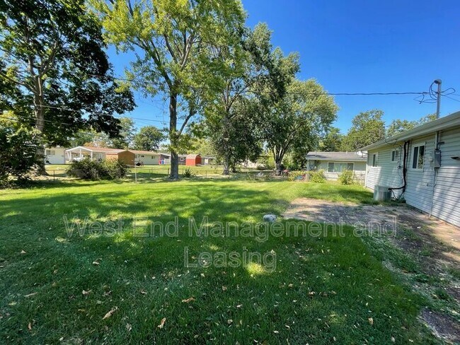 Building Photo - 1675 Beverly Dr