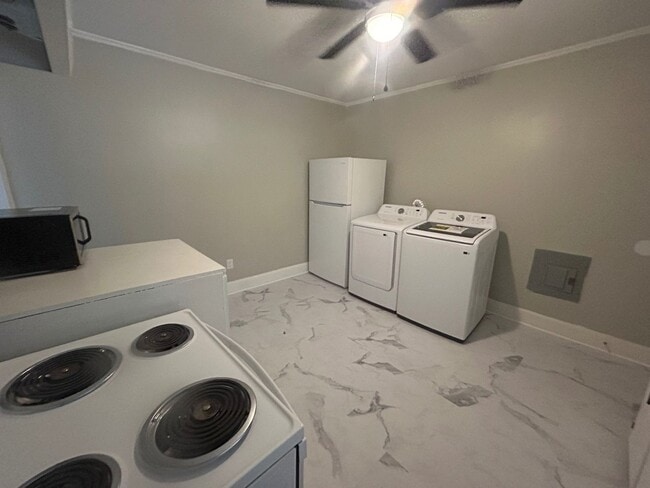 Building Photo - 5105 Middleton St