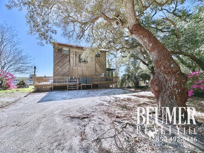 Building Photo - 15025 Innerarity Point Rd