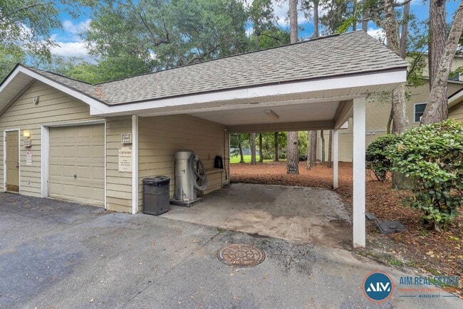 Building Photo - Top-Floor 2BR Condo with Pool Access – Available Now!