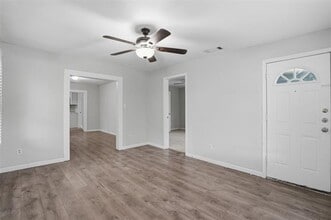 Building Photo - 507 E Heron St