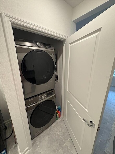 Building Photo - 6131 Shavasana Rd