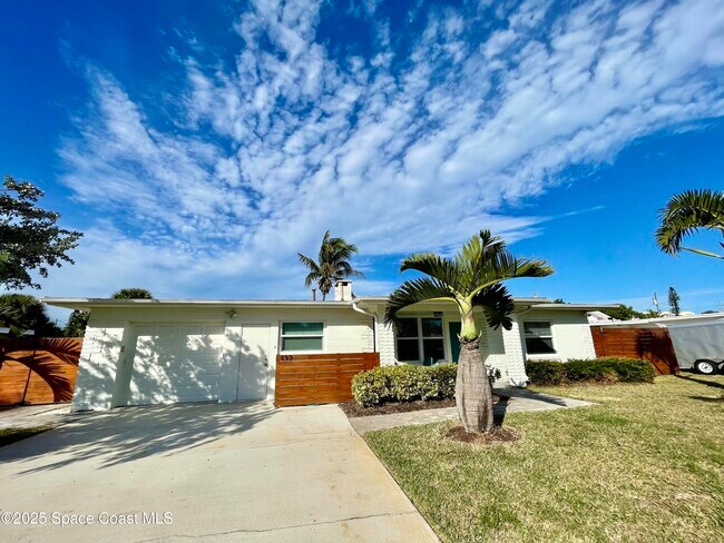 Primary Photo - 132 E Gadsden Ln