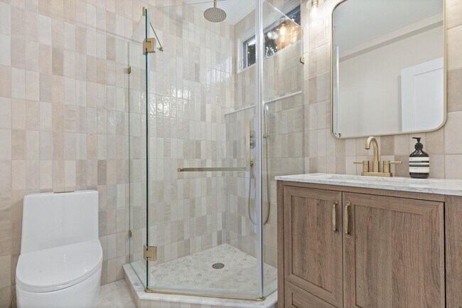 Building Photo - 439 Thurman Ave