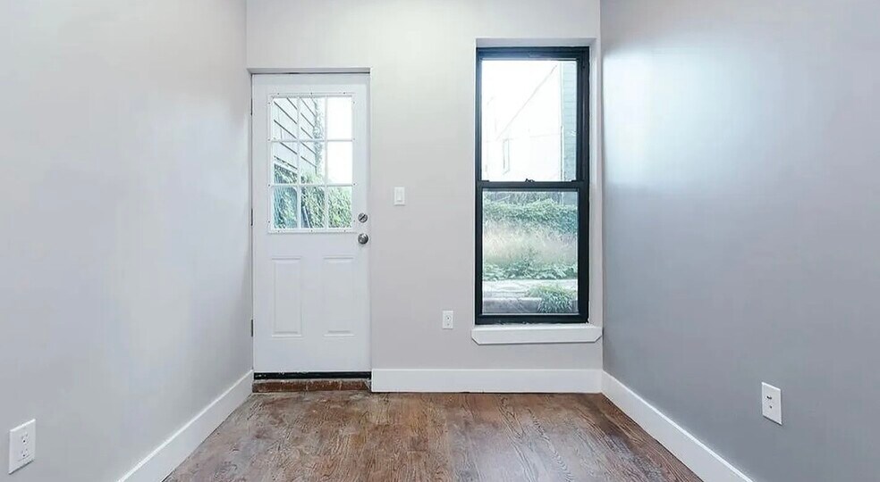 Building Photo - 294 Powers St