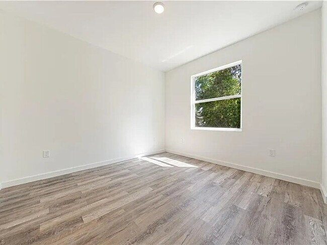Building Photo - Charming 3BR House in Lehigh Acres