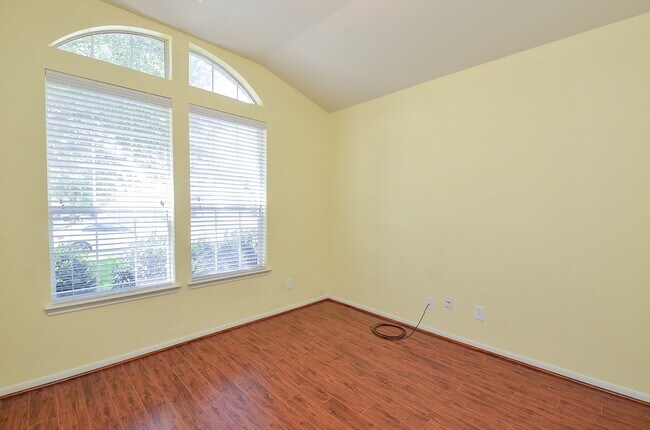 Building Photo - 20110 Goss Hollow Ln