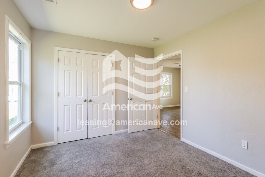 Building Photo - 2218 W Madison St