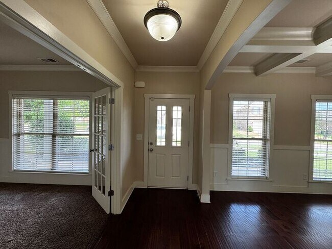Building Photo - Home in Tech Corridor/Research Park with FENCED YARD and BONUS ROOMS
