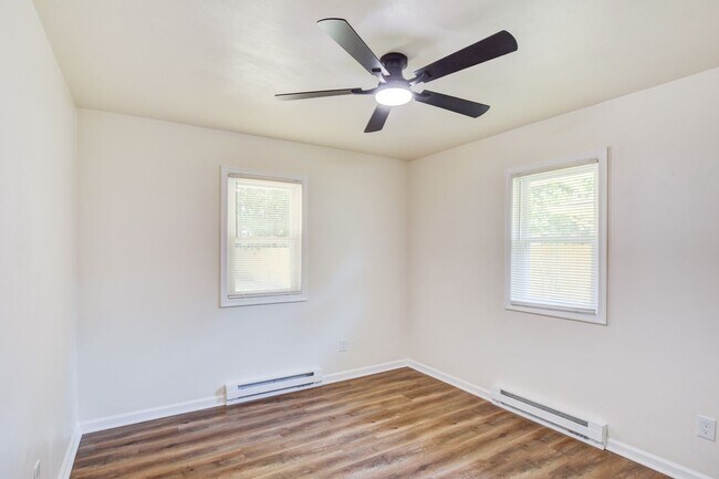 Building Photo - 1306 Linden Ave