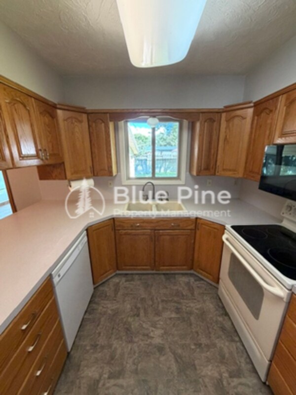 Building Photo - 648 Buckboard Ln