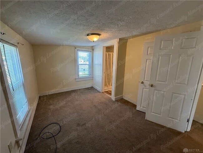 Building Photo - 1835 Hillsdale Ave