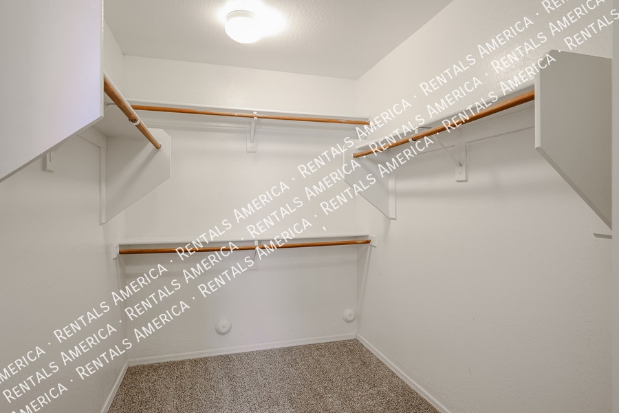 Building Photo - 2665 E Bart St