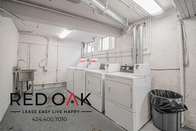 Building Photo - 979 S Oxford Ave