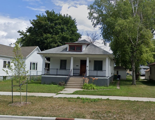 Building Photo - 319 S Maple Ave