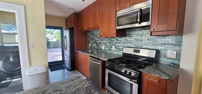 Building Photo - 3026 Burlington Ave N