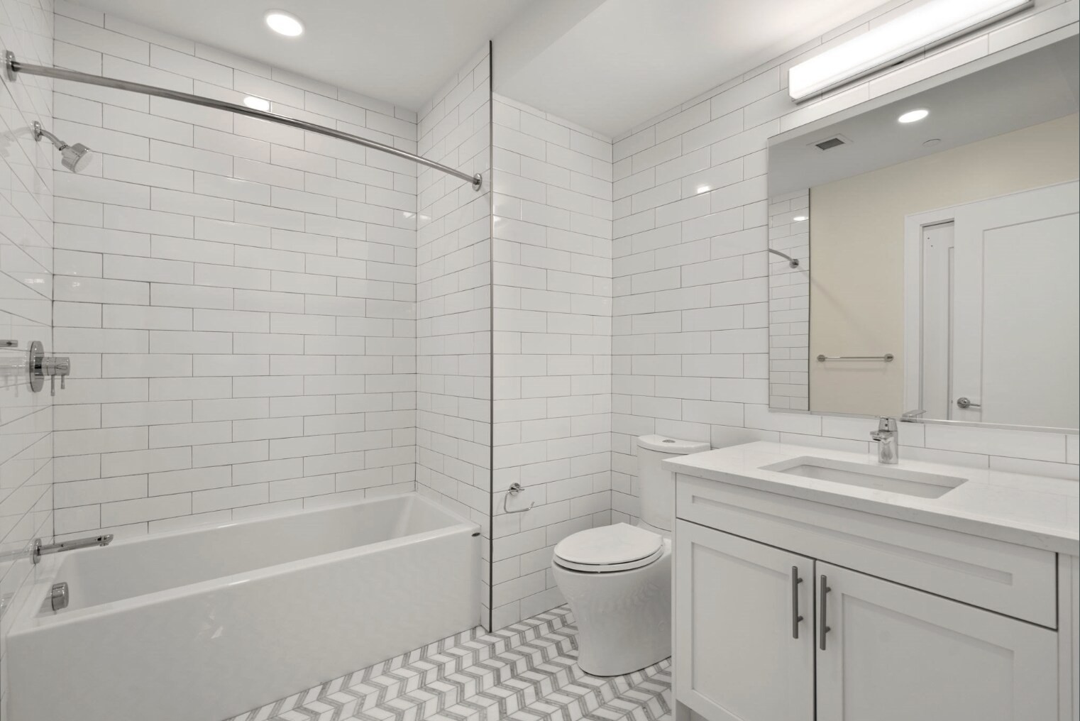 Building Photo - 305 Border St