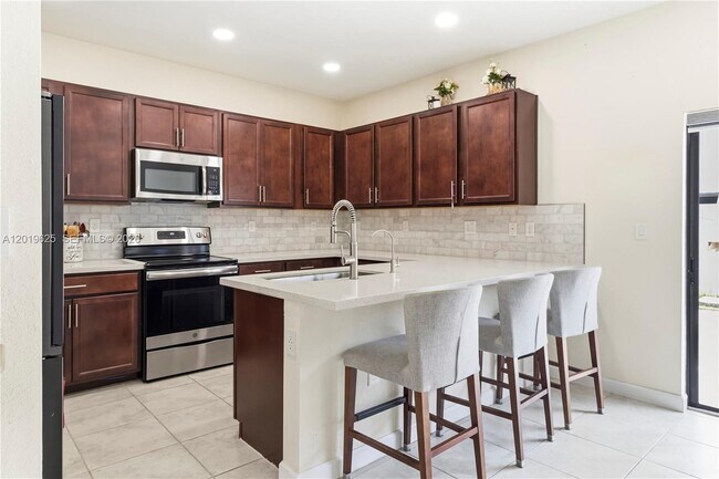 Building Photo - 10560 W 33rd Way