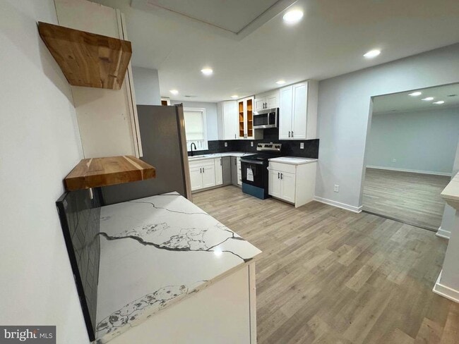 Building Photo - 203 Henson Rd