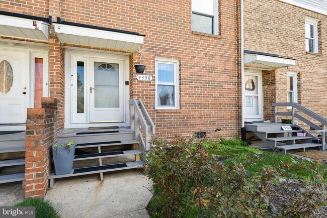 Building Photo - 9308 Canterbury Riding