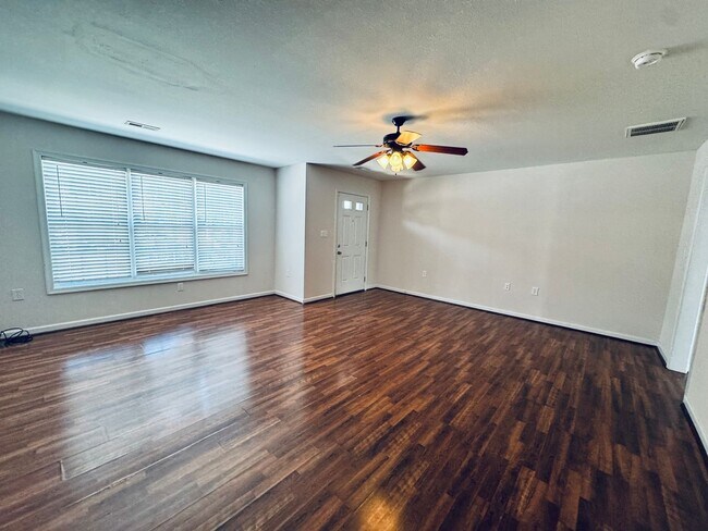 Building Photo - Wards Ferry Rd Townhome