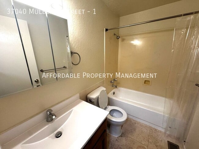 Building Photo - 37040 Mulberry St