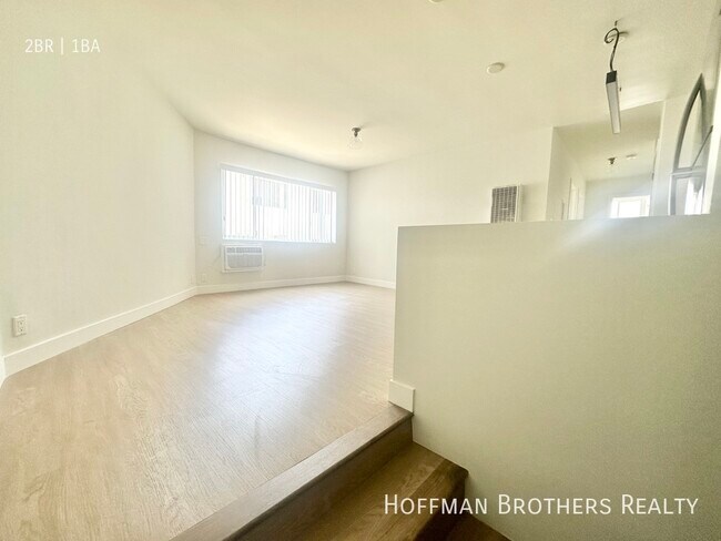 Building Photo - 1811 Tamarind Ave Los Angeles, CA 90028