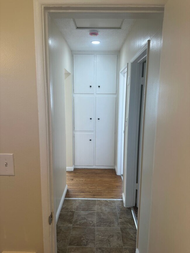 Building Photo - 3635 W 110th St