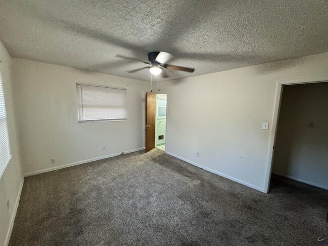 Building Photo - 501 Pinecrest Rd