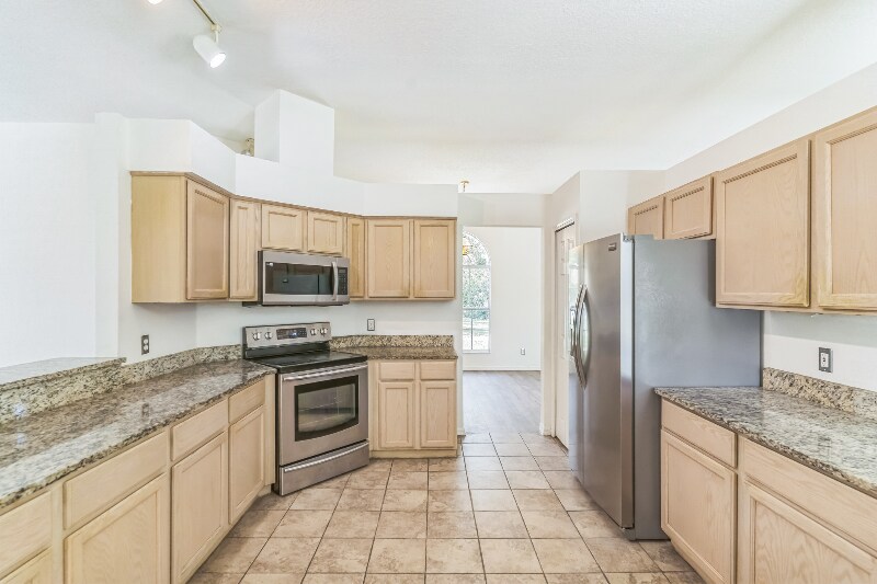 Building Photo - 4428 White Oak Cir