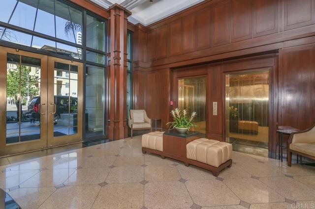 Building Photo - 500 W Harbor Dr