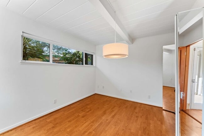 Building Photo - 705 Evergreen St