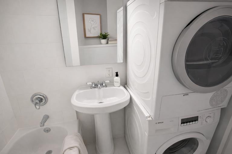 Building Photo - 410 E 13th St