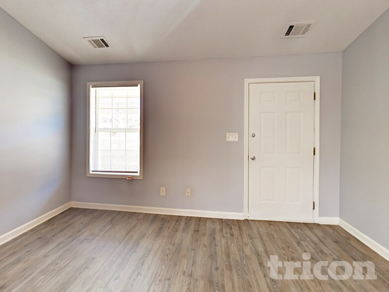 Building Photo - 184 Kings Crossing Ct