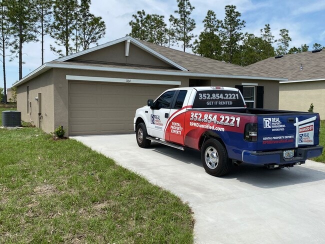 Building Photo - - Desirable Lake Diamond Subdivision 4/2/2...