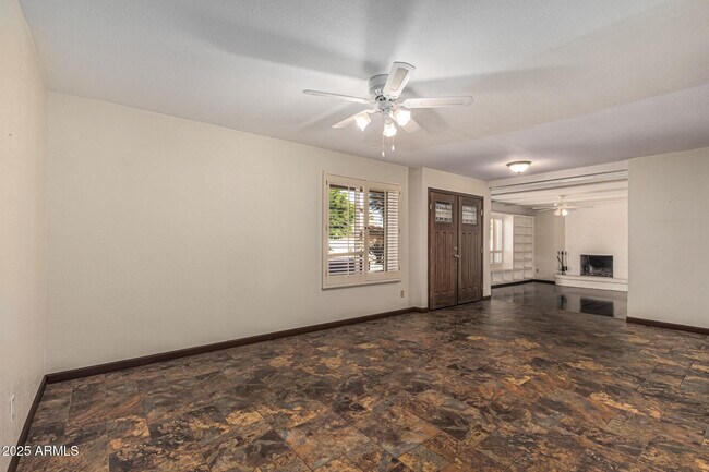 Building Photo - 5109 E Kathleen Rd