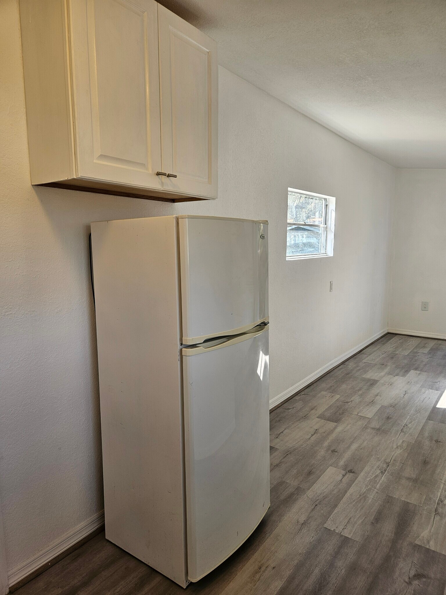 Building Photo - 3710 E Flora St