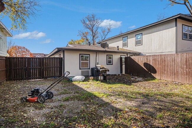 Building Photo - 406 Dawson Cir