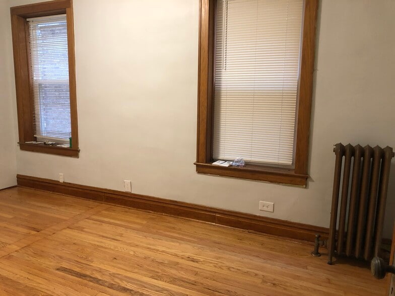Building Photo - 5353 W Newport Ave