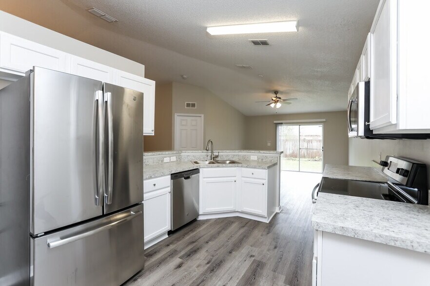 Building Photo - 3536 Stonefield Dr