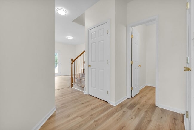 Building Photo - Charming 3BR Northampton Home – Cozy Livin...
