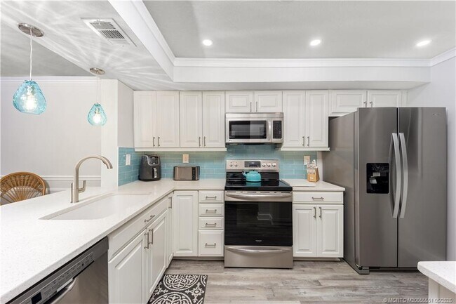 Building Photo - 9400 S Ocean Dr