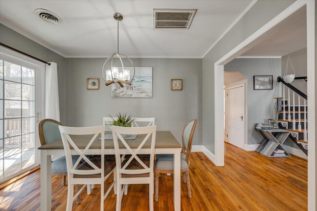 Building Photo - Fully furnished with all essentials