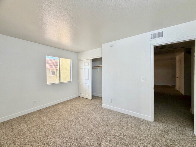 Building Photo - Las Vegas Guard-Gated Condo for Rent | Bella Vita Community | 1 Bedroom Upstairs Unit