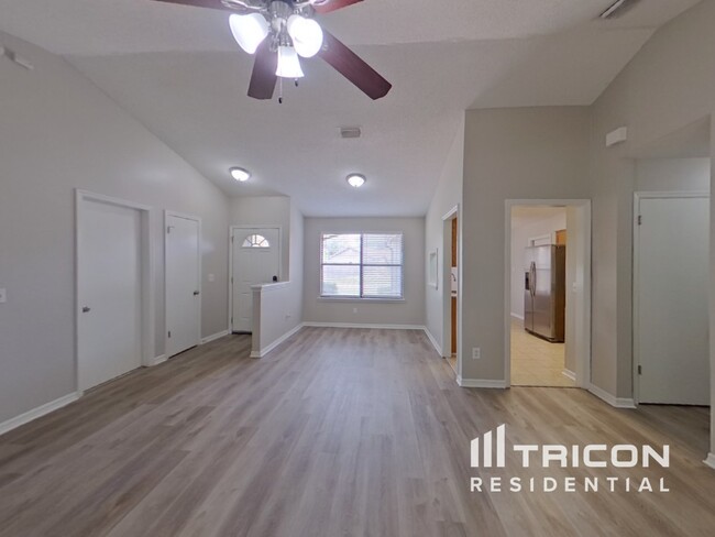 Building Photo - 6466 Diamond Leaf Ct N