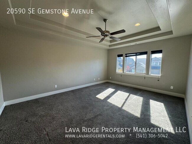 Building Photo - 20590 SE Gemstone Ave